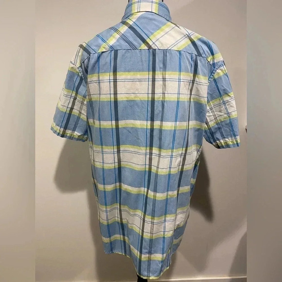 Oakley Blue Plaid Short Sleeve Button Down Shirt. Size Large - Picture 2 of 7